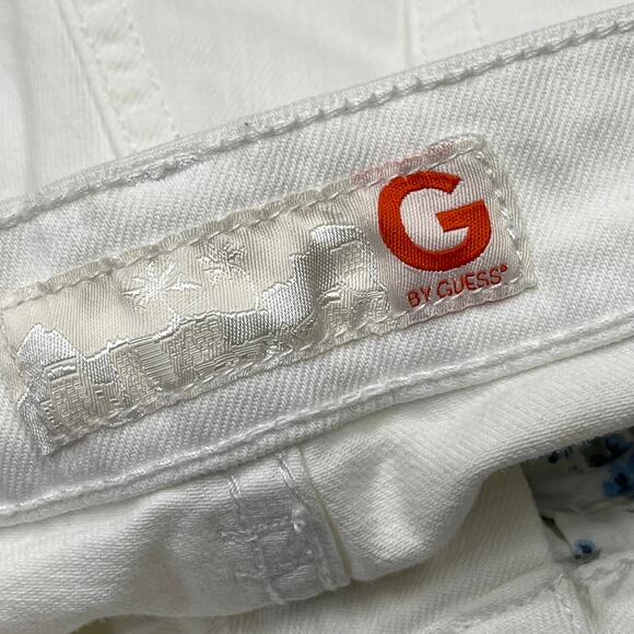 Guess Womens Shorts Size 28 Off White Cotton Blend Pockets Distressed STAINS - Picture 4 of 6